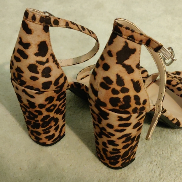 Sexy strappy heels - Picture 3 of 4